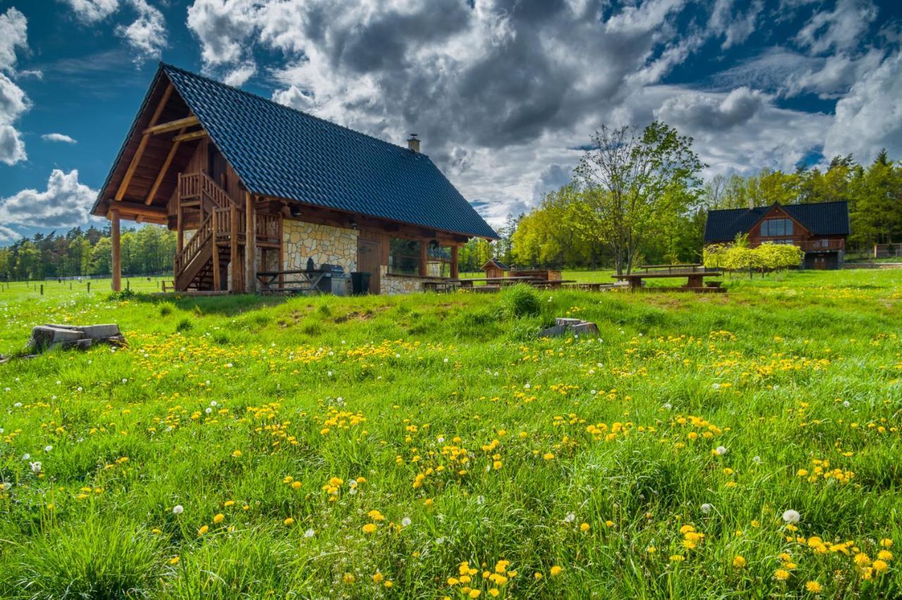 Ranch Jestrebice Hotell Hermanicky Eksteriør bilde