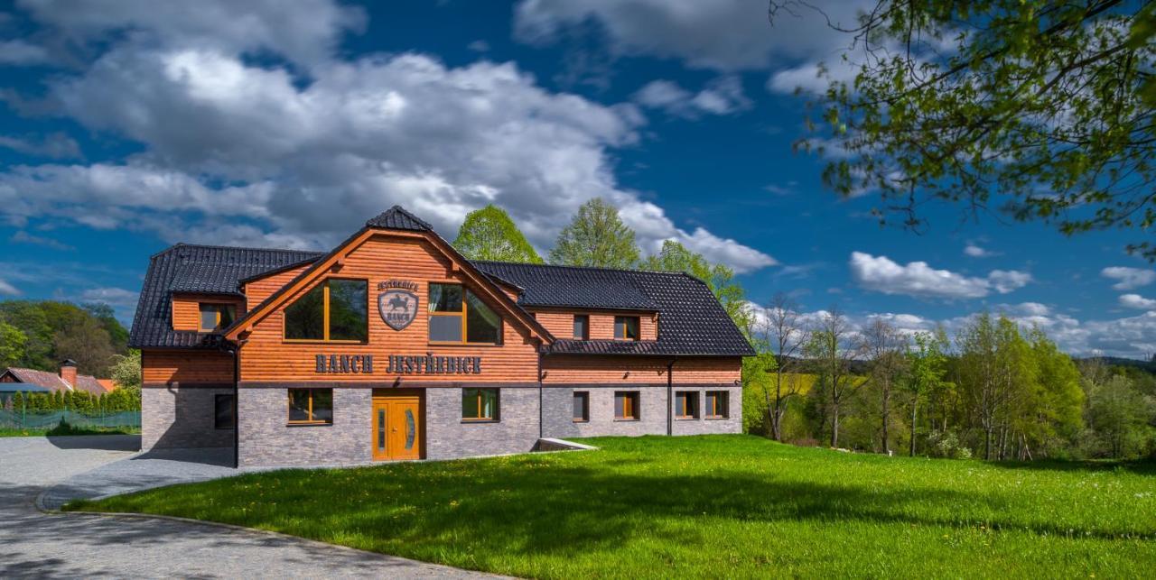 Ranch Jestrebice Hotell Hermanicky Eksteriør bilde