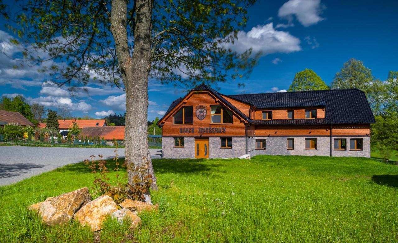 Ranch Jestrebice Hotell Hermanicky Eksteriør bilde
