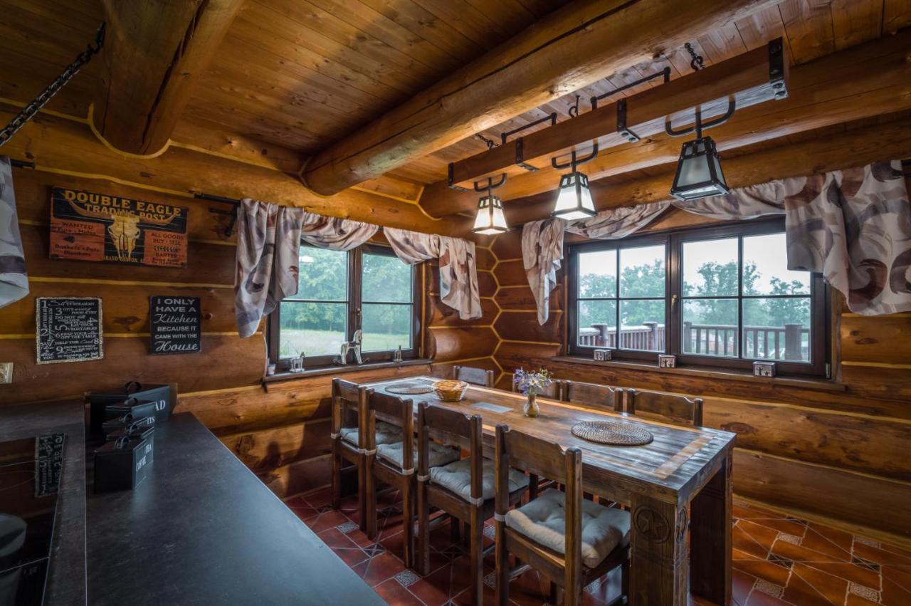 Ranch Jestrebice Hotell Hermanicky Eksteriør bilde