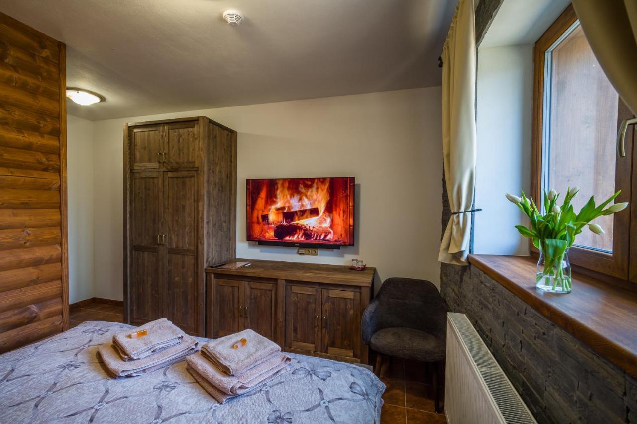 Ranch Jestrebice Hotell Hermanicky Eksteriør bilde
