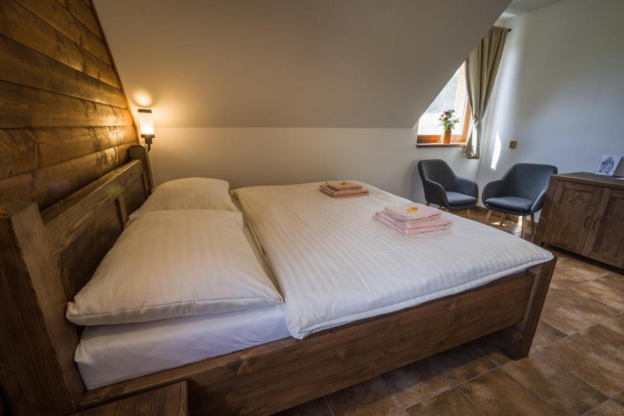 Ranch Jestrebice Hotell Hermanicky Eksteriør bilde
