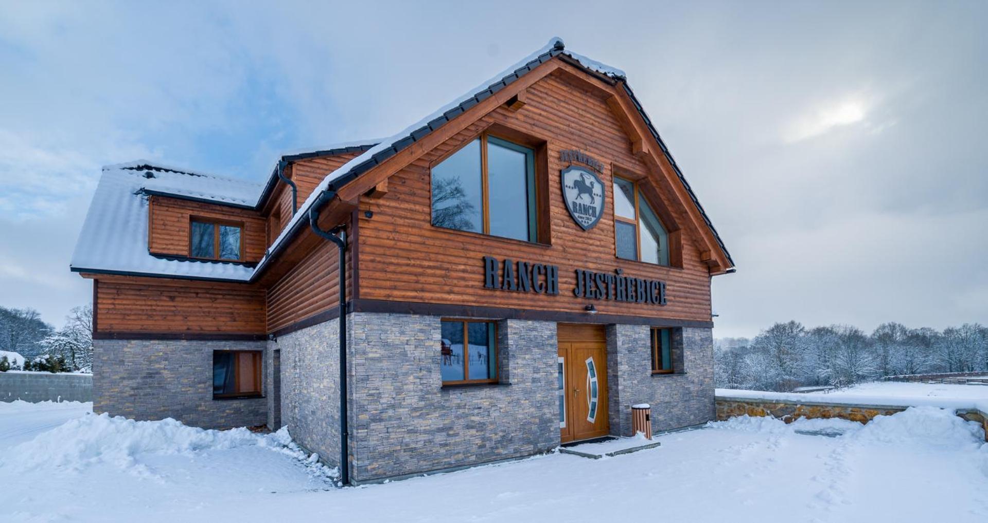 Ranch Jestrebice Hotell Hermanicky Eksteriør bilde